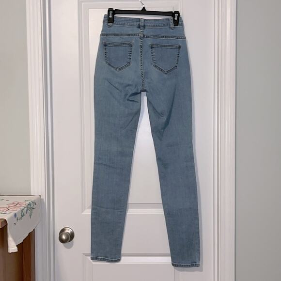Victoria's Secret High Rise Skinny Jeans - Picture 4 of 8